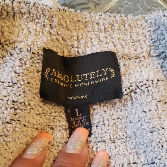 Top - Picture 2 of 2